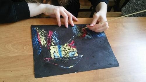 zswolborz.pl_zscku_w_wolborzu_Metoda_batiku_na_warsztatach_plastycznych2