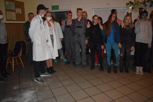 zswolborz.pl_zscku_w_wolborzu_OTRZESINY_przyjaciele_klas_pierwszych_w_poczet_mieszkancow_Internatu10