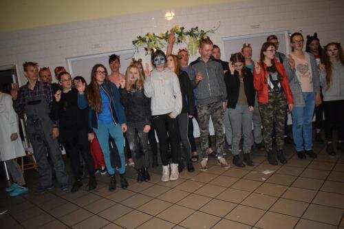 zswolborz.pl_zscku_w_wolborzu_OTRZESINY_przyjaciele_klas_pierwszych_w_poczet_mieszkancow_Internatu11