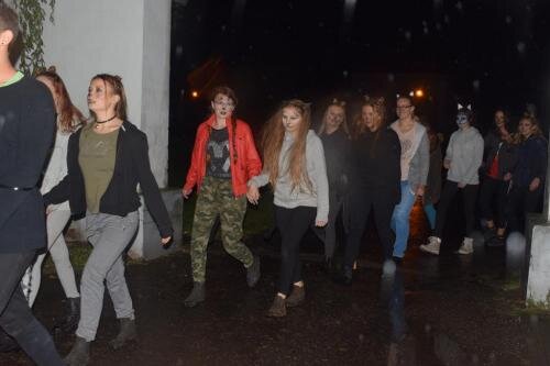 zswolborz.pl_zscku_w_wolborzu_OTRZESINY_przyjaciele_klas_pierwszych_w_poczet_mieszkancow_Internatu3