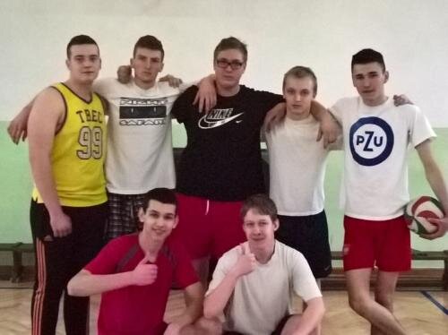 zswolborz.pl_zscku_w_wolborzu_Szkolny_turniej_pilki_siatkowej-III_tps_i_ti_mistrzem2