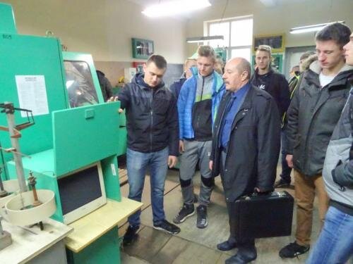 zswolborz.pl_zscku_w_wolborzu_Wycieczka_do_CKP_w_Piotrkowie_Trybunalskim6