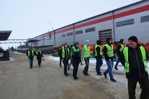 zswolborz.pl_zscku_w_wolborzu_Wycieczka_do_firmy_AGRO-MASZ6