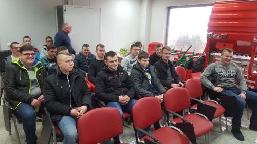 zswolborz.pl_zscku_w_wolborzu_Wycieczka_do_firmy_AGRO-MASZ7