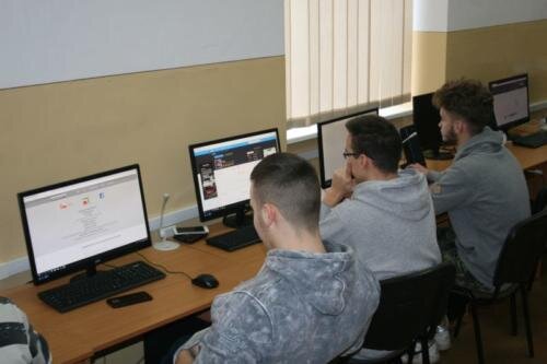 zswolborz.pl_zscku_w_wolborzu_erasmus_stawiam_na_kwalifikacje_II_pracowniainformatyczna3