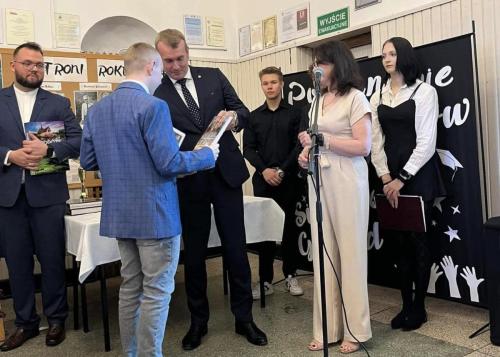 438805974 873397524590912 1091377587010386949 n