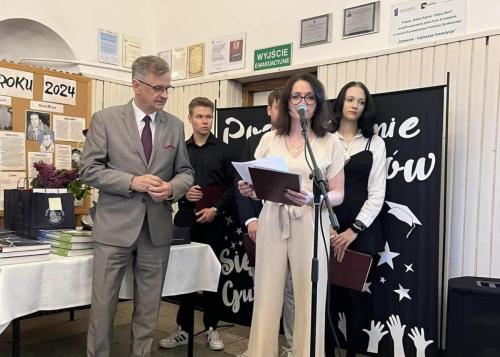 438818546 873397651257566 8588775190668608836 n